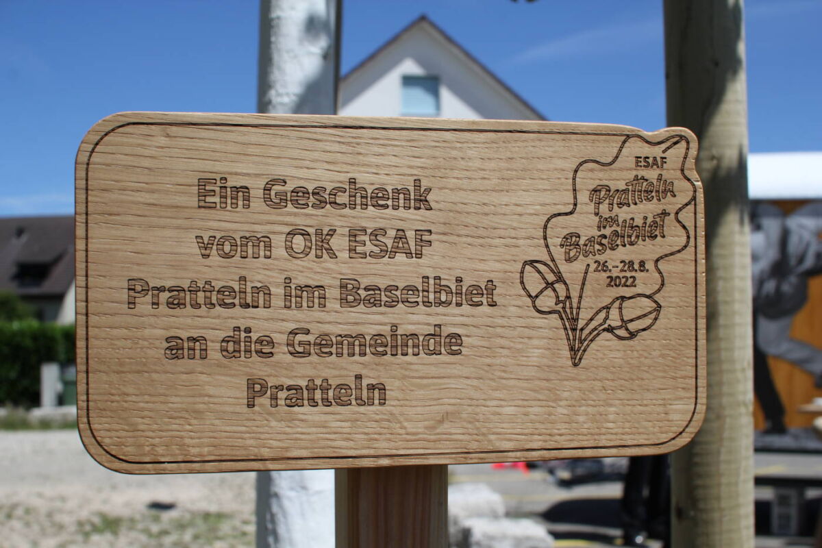 Eine Eiche für die Gemeinde Pratteln – Die Eiche wird feierlich der Gemeinde Pratteln übergeben  | Eidgenössisches Schwing- und Älplerfest Pratteln im Baselbiet | ESAF 2022